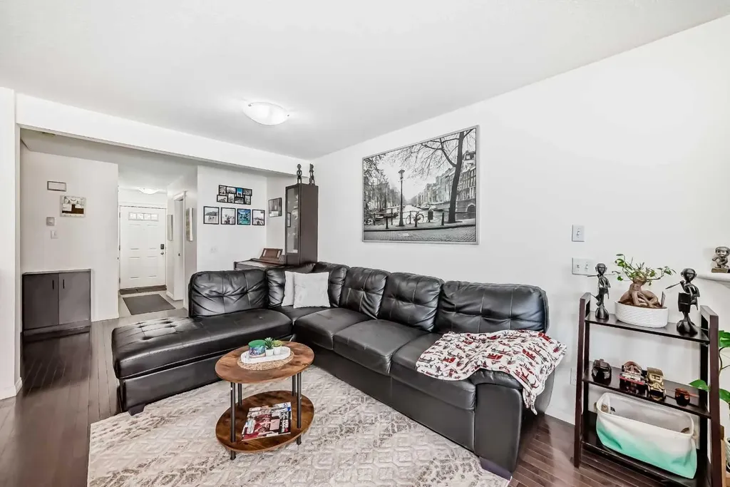 65 Spring Meadows Bay Okotoks AB T1S2G8
