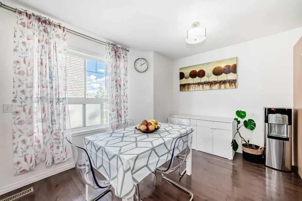 65 Spring Meadows Bay Okotoks AB T1S2G8