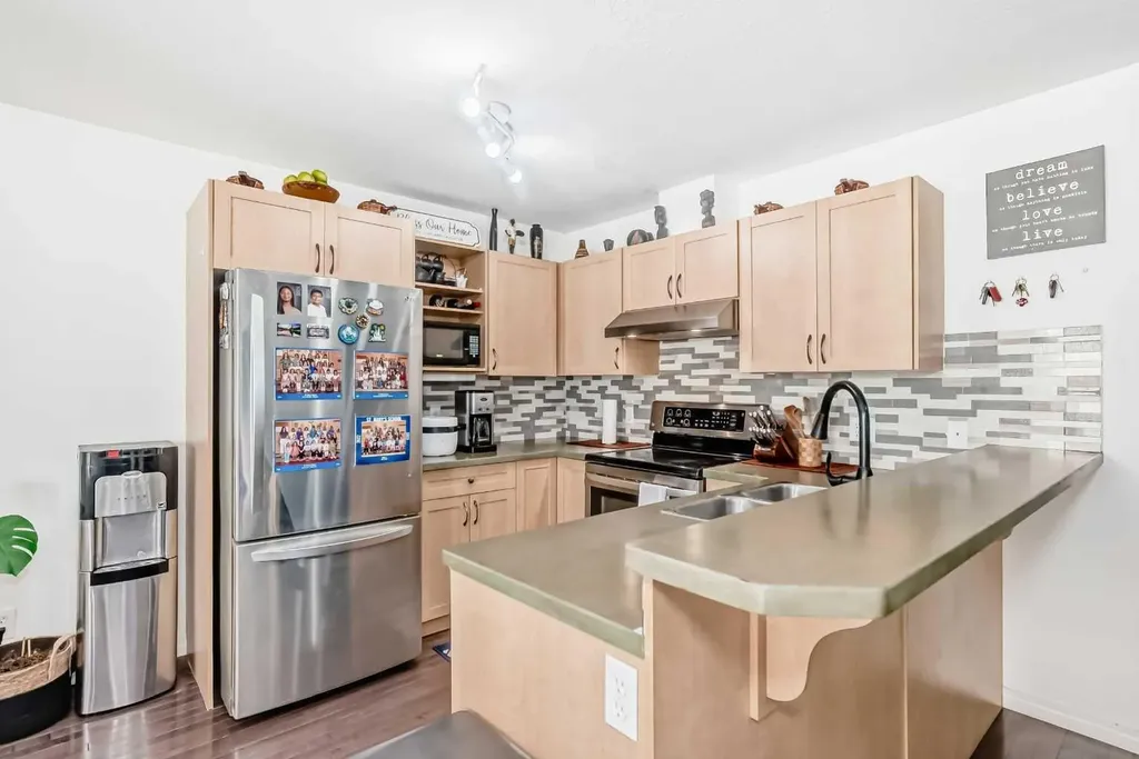 65 Spring Meadows Bay Okotoks AB T1S2G8