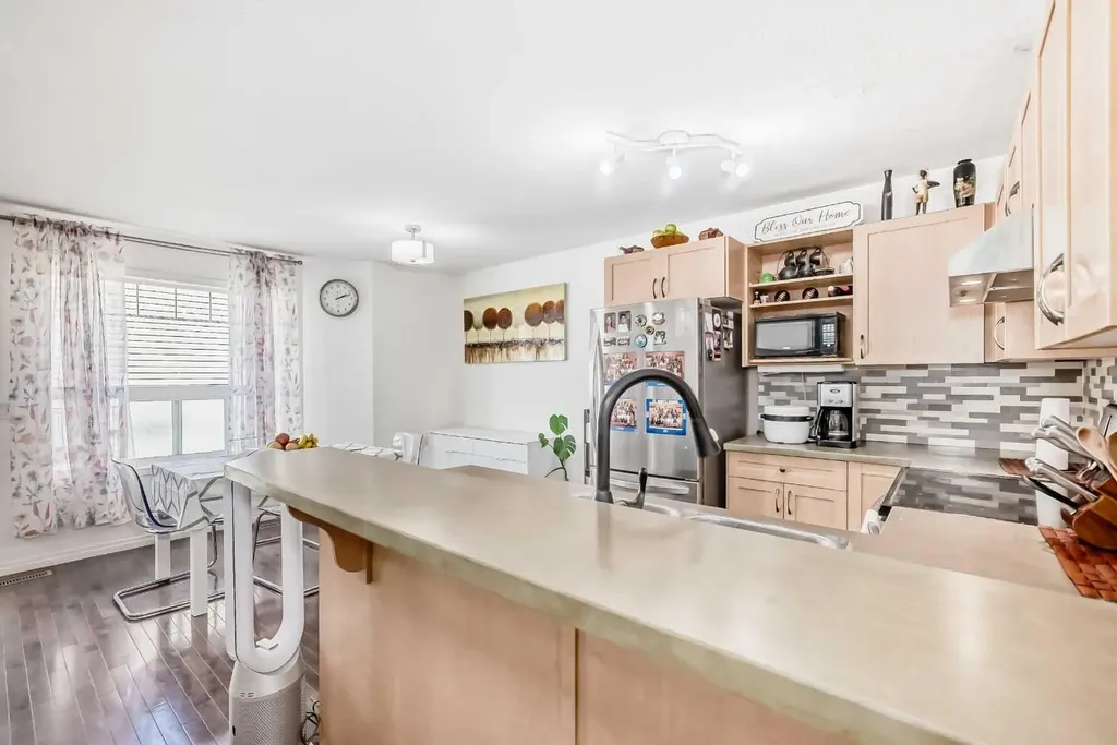 65 Spring Meadows Bay Okotoks AB T1S2G8