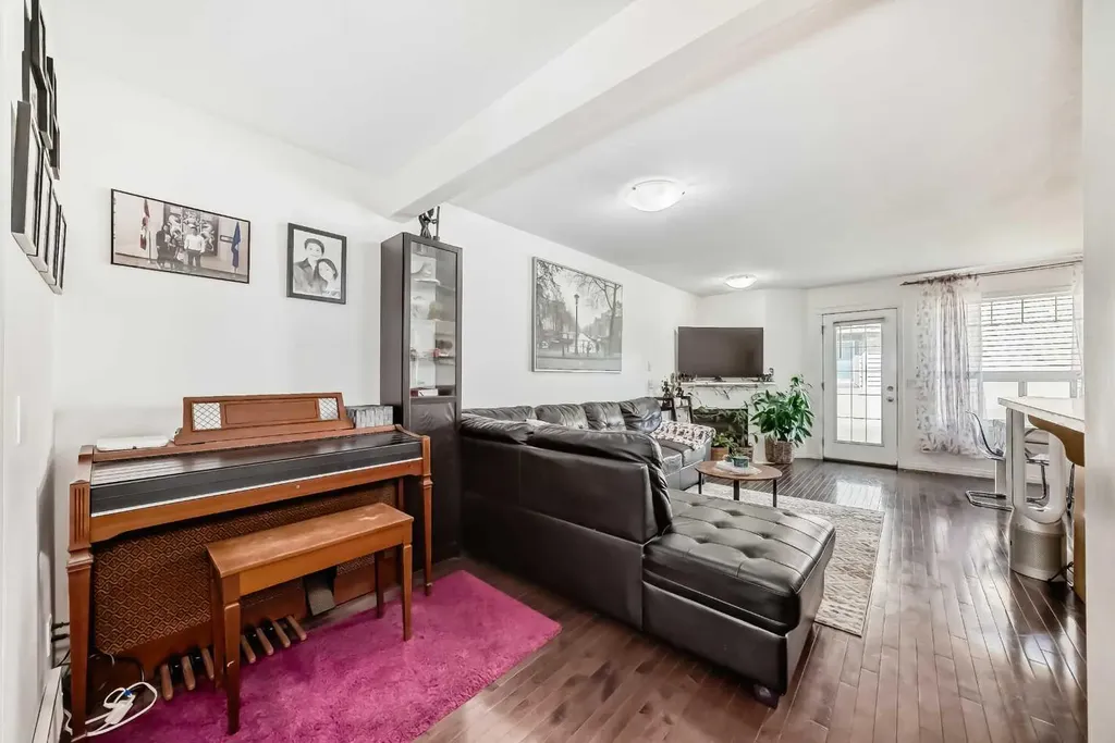 65 Spring Meadows Bay Okotoks AB T1S2G8