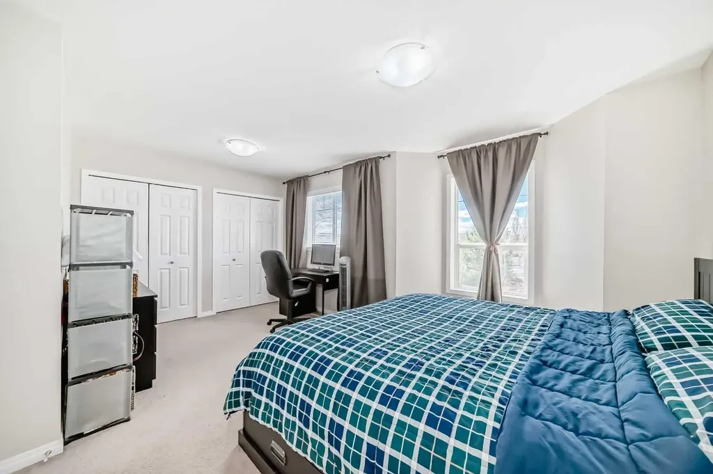 65 Spring Meadows Bay Okotoks AB T1S2G8