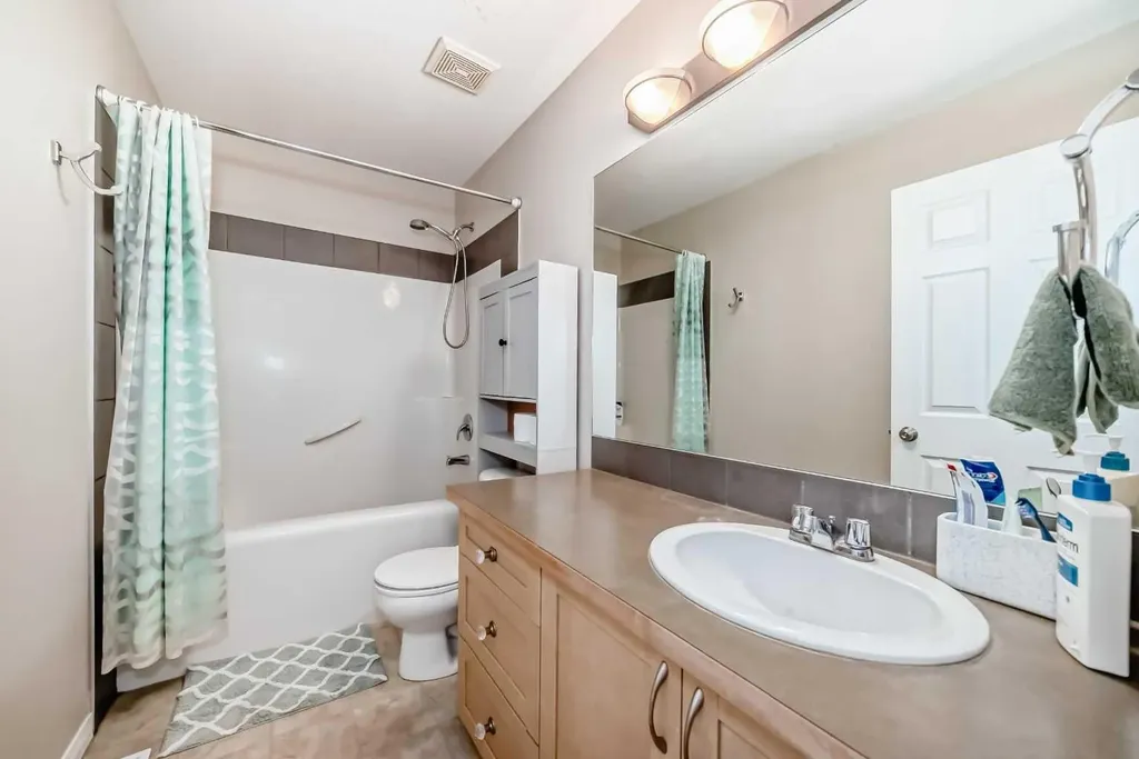 65 Spring Meadows Bay Okotoks AB T1S2G8