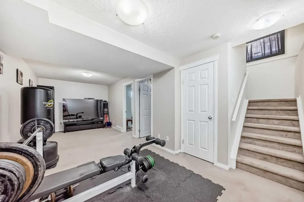 65 Spring Meadows Bay Okotoks AB T1S2G8