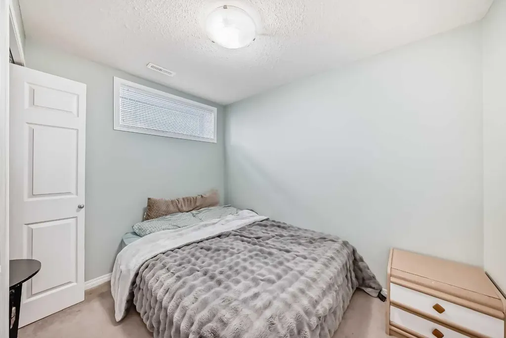 65 Spring Meadows Bay Okotoks AB T1S2G8