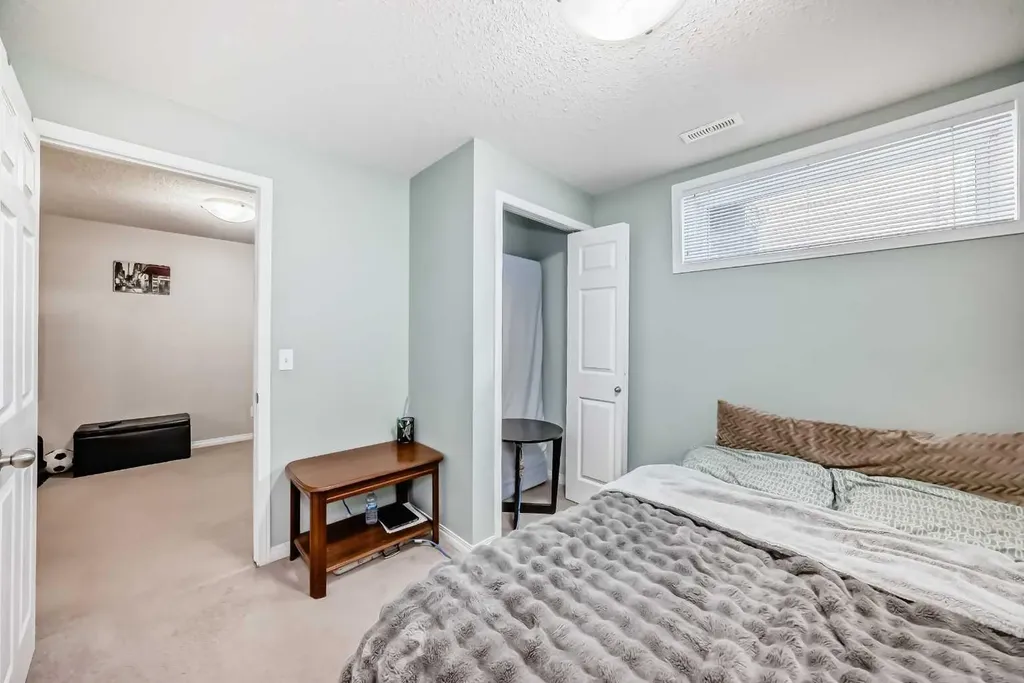 65 Spring Meadows Bay Okotoks AB T1S2G8