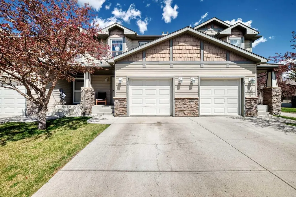 65 Spring Meadows Bay Okotoks AB T1S2G8
