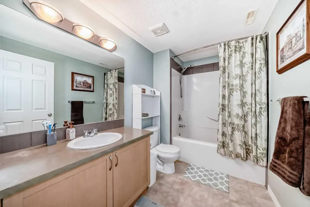65 Spring Meadows Bay Okotoks AB T1S2G8