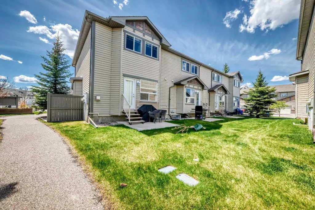 65 Spring Meadows Bay Okotoks AB T1S2G8