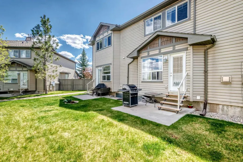 65 Spring Meadows Bay Okotoks AB T1S2G8