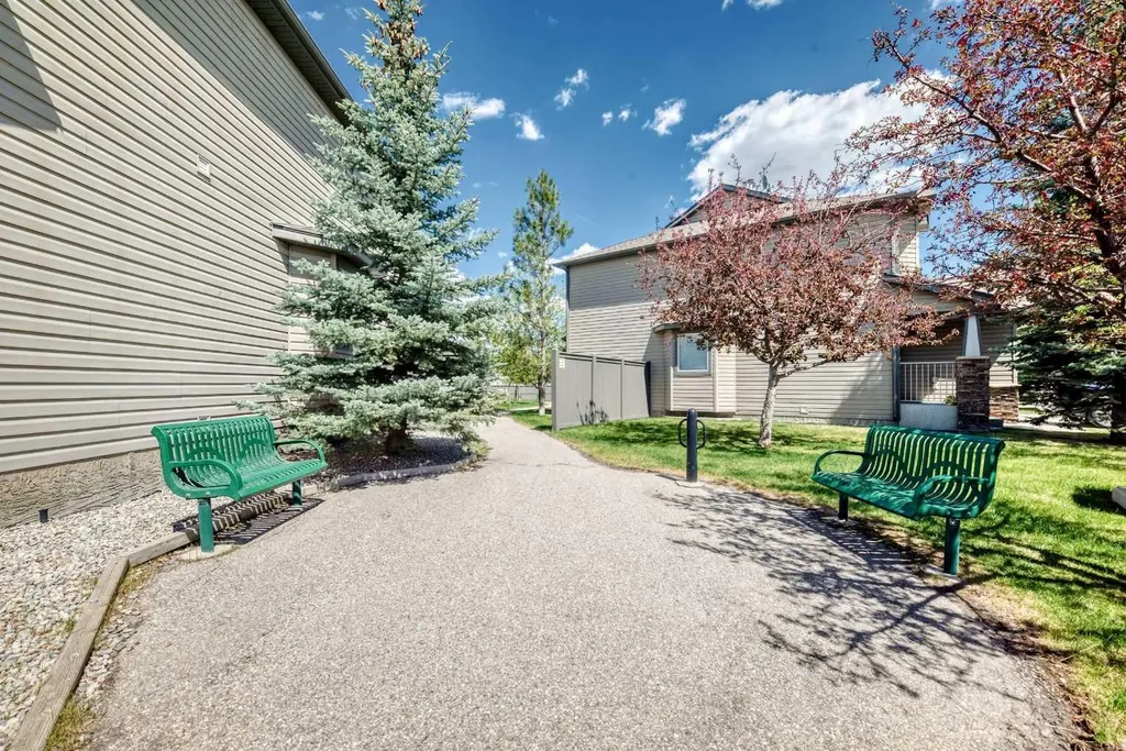 65 Spring Meadows Bay Okotoks AB T1S2G8