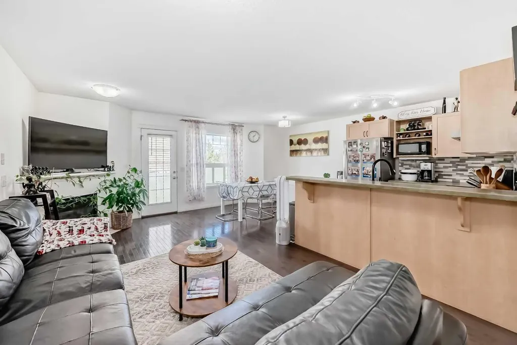 65 Spring Meadows Bay Okotoks AB T1S2G8