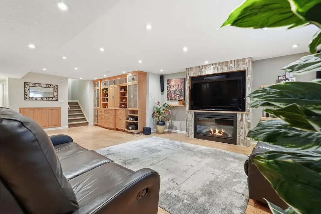 1128 Kildonan Place SW Calgary AB T2V 4B1