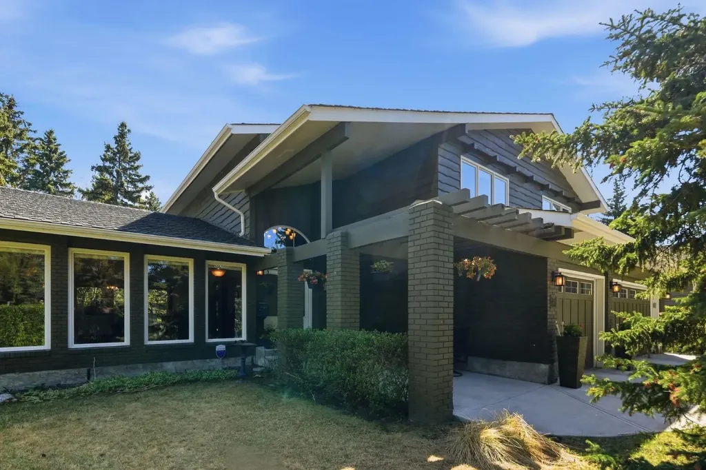 1128 Kildonan Place SW Calgary AB T2V 4B1