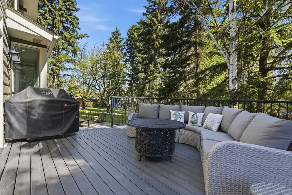 1128 Kildonan Place SW Calgary AB T2V 4B1