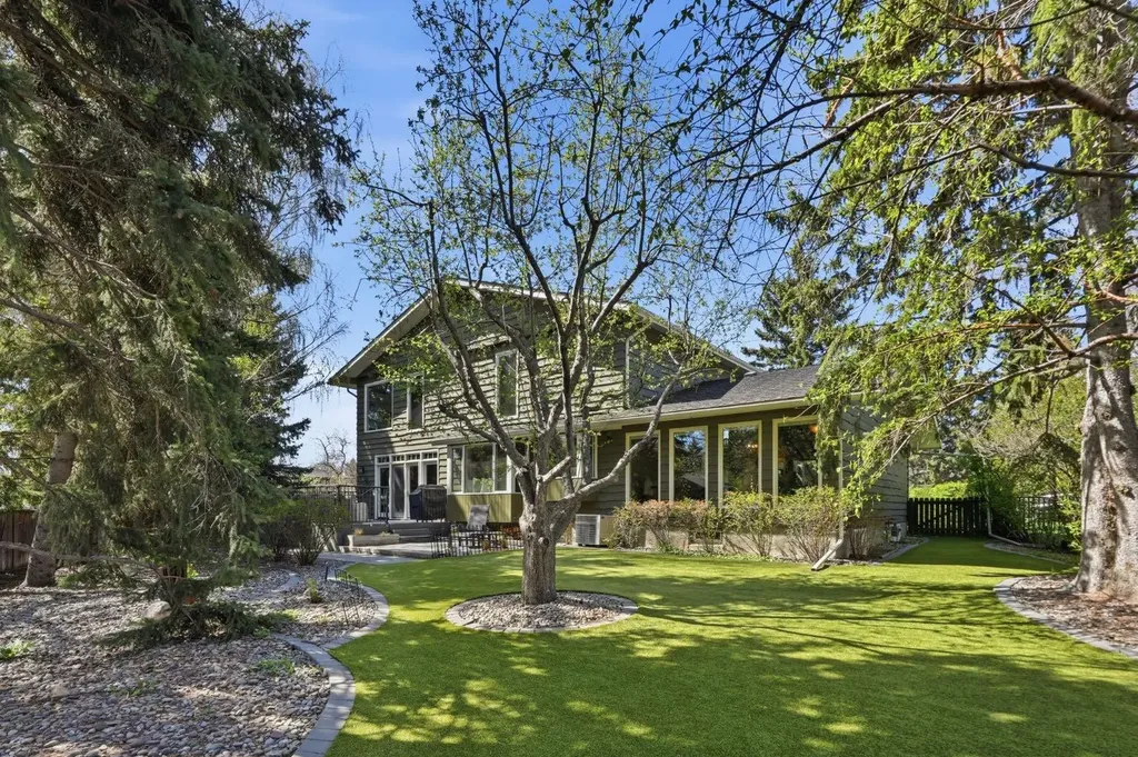 1128 Kildonan Place SW Calgary AB T2V 4B1