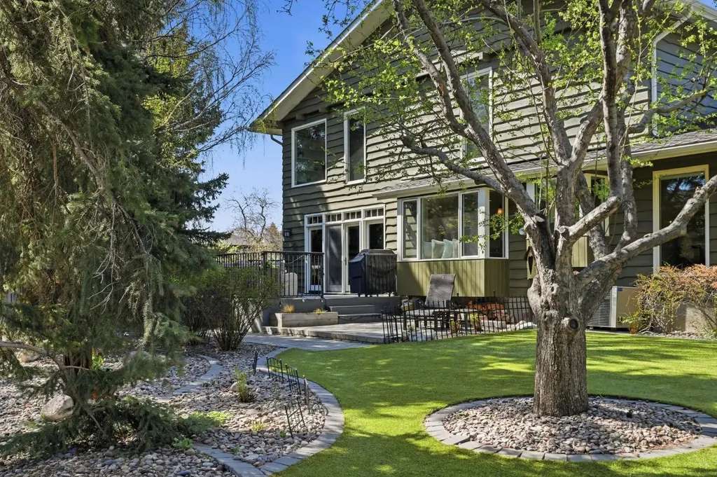 1128 Kildonan Place SW Calgary AB T2V 4B1