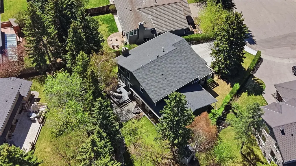 1128 Kildonan Place SW Calgary AB T2V 4B1