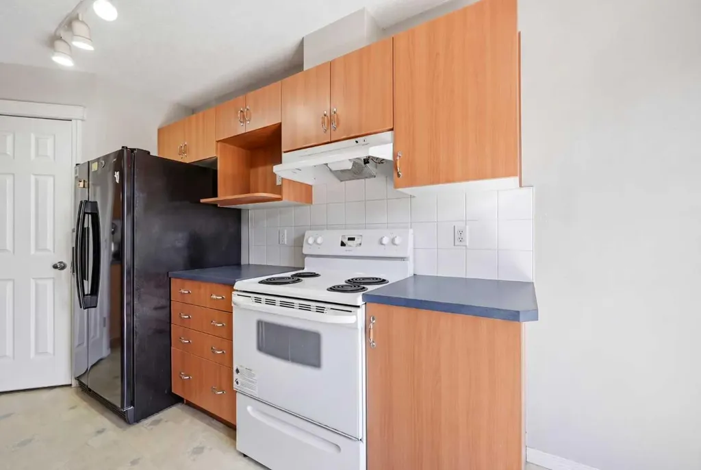 6 Saddlemont Way NE Calgary AB T3J 4V2