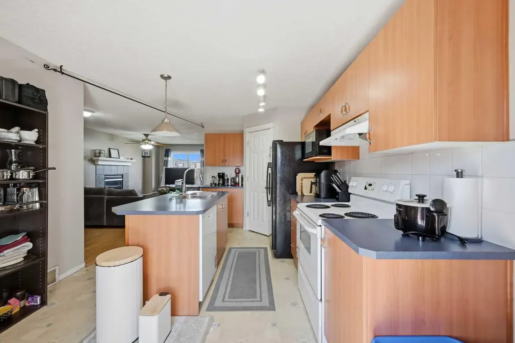 6 Saddlemont Way NE Calgary AB T3J 4V2