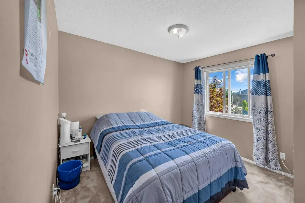 6 Saddlemont Way NE Calgary AB T3J 4V2