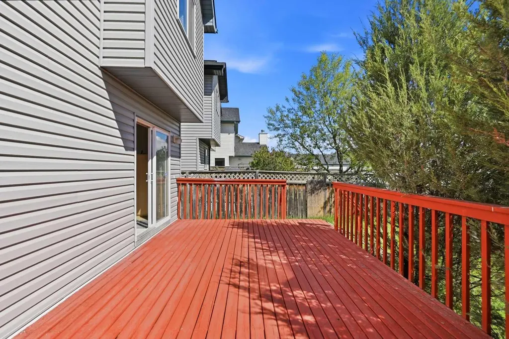 6 Saddlemont Way NE Calgary AB T3J 4V2
