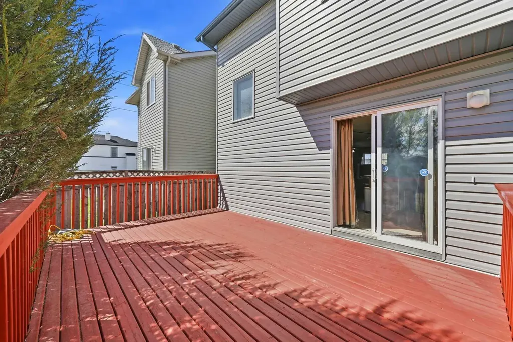 6 Saddlemont Way NE Calgary AB T3J 4V2