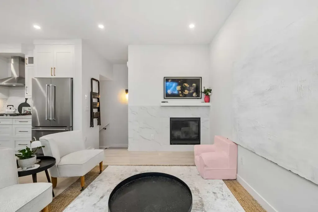 1303 18 Avenue NW Calgary AB T2M 0W5