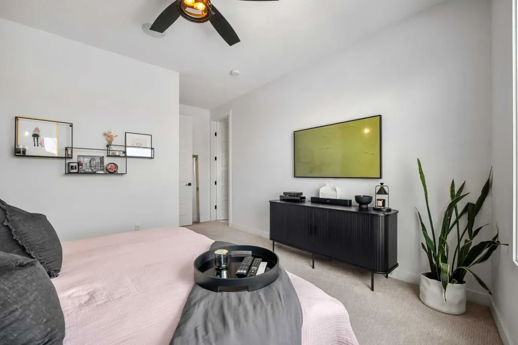 1303 18 Avenue NW Calgary AB T2M 0W5