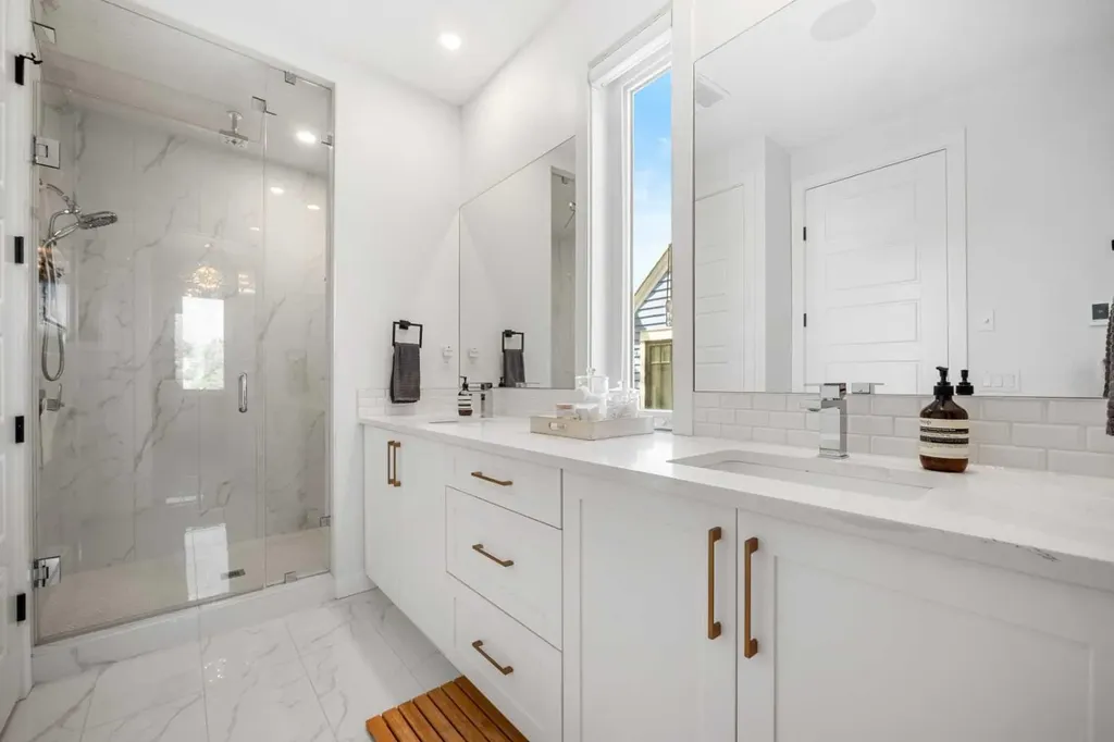 1303 18 Avenue NW Calgary AB T2M 0W5