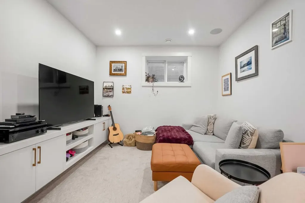 1303 18 Avenue NW Calgary AB T2M 0W5