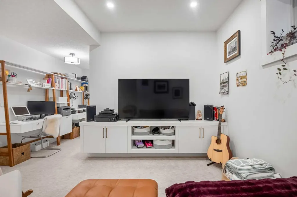 1303 18 Avenue NW Calgary AB T2M 0W5
