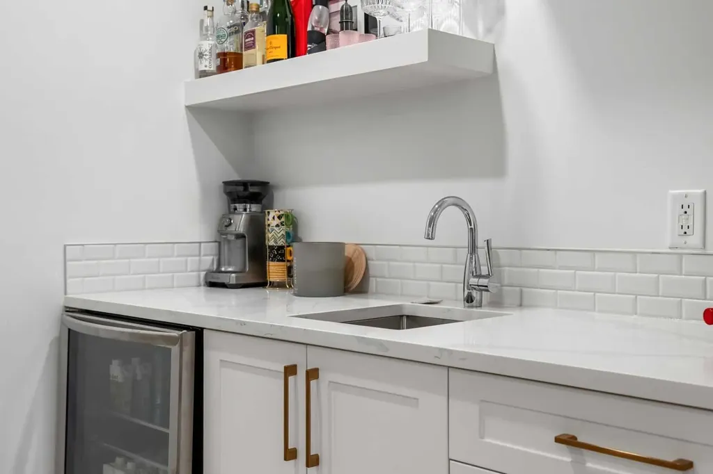 1303 18 Avenue NW Calgary AB T2M 0W5