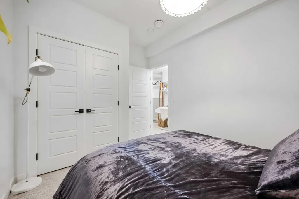 1303 18 Avenue NW Calgary AB T2M 0W5
