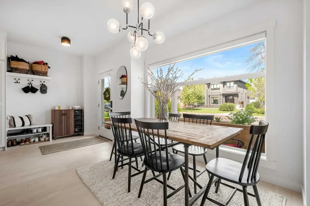 1303 18 Avenue NW Calgary AB T2M 0W5
