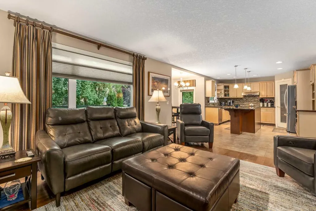 1733 Evergreen Drive SW Calgary AB T2Y 3T8