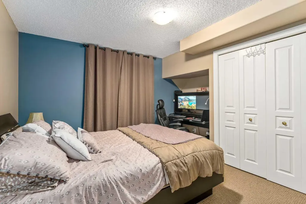1733 Evergreen Drive SW Calgary AB T2Y 3T8