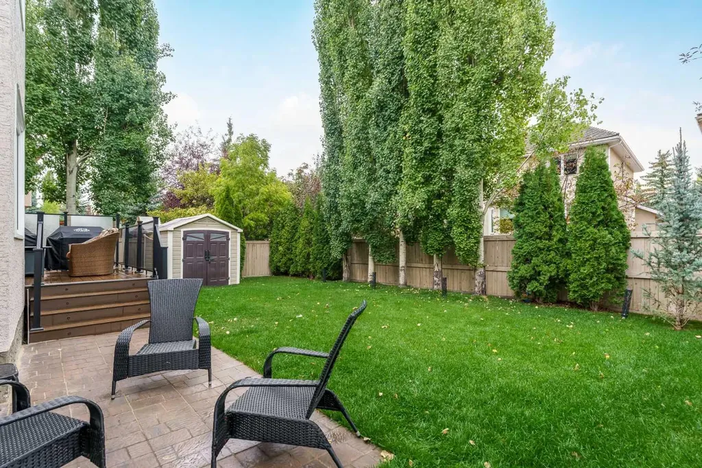 1733 Evergreen Drive SW Calgary AB T2Y 3T8
