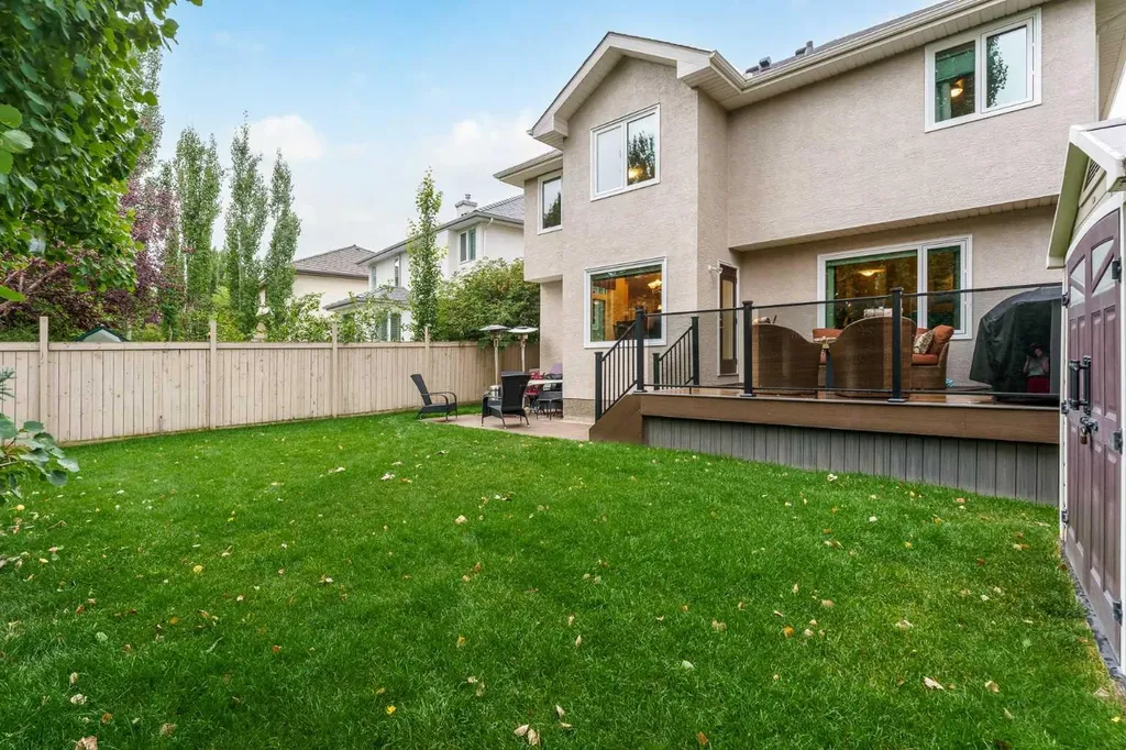 1733 Evergreen Drive SW Calgary AB T2Y 3T8