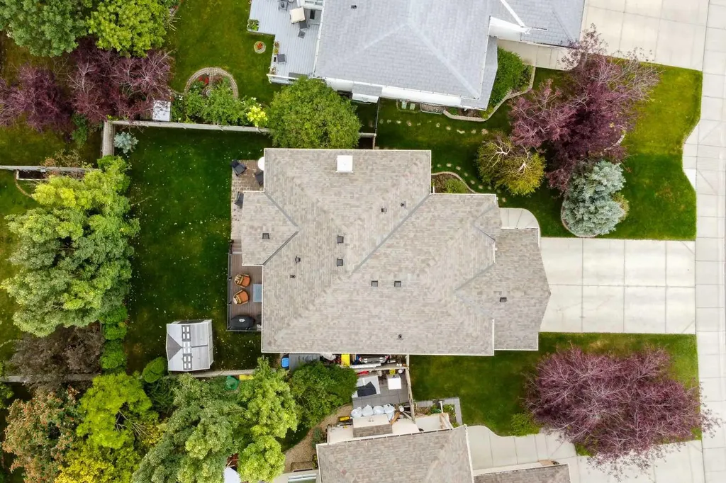 1733 Evergreen Drive SW Calgary AB T2Y 3T8