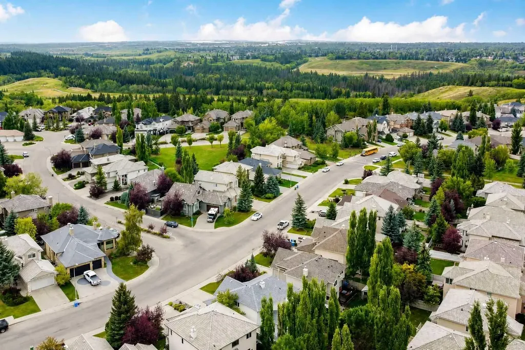 1733 Evergreen Drive SW Calgary AB T2Y 3T8