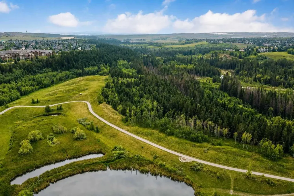 1733 Evergreen Drive SW Calgary AB T2Y 3T8