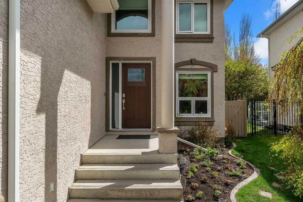 1733 Evergreen Drive SW Calgary AB T2Y 3T8