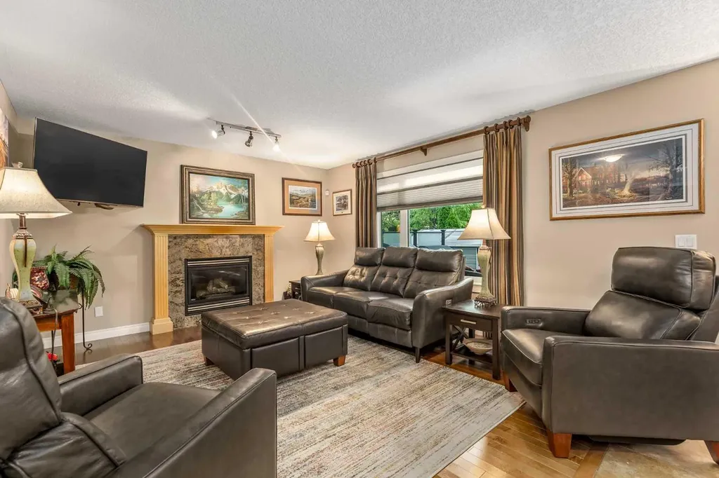 1733 Evergreen Drive SW Calgary AB T2Y 3T8