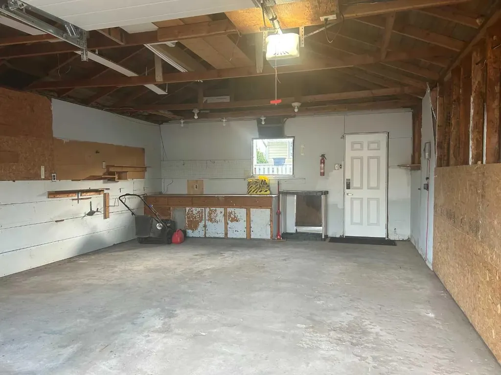 2169 20 Avenue SE Medicine Hat AB T1A 3X8