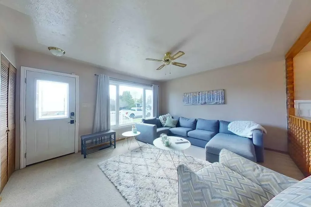 2169 20 Avenue SE Medicine Hat AB T1A 3X8