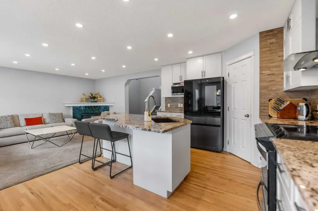 182 Tuscany Ravine Road NW Calgary AB T3L 2T1