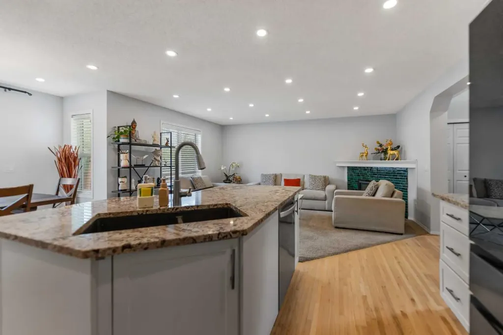 182 Tuscany Ravine Road NW Calgary AB T3L 2T1