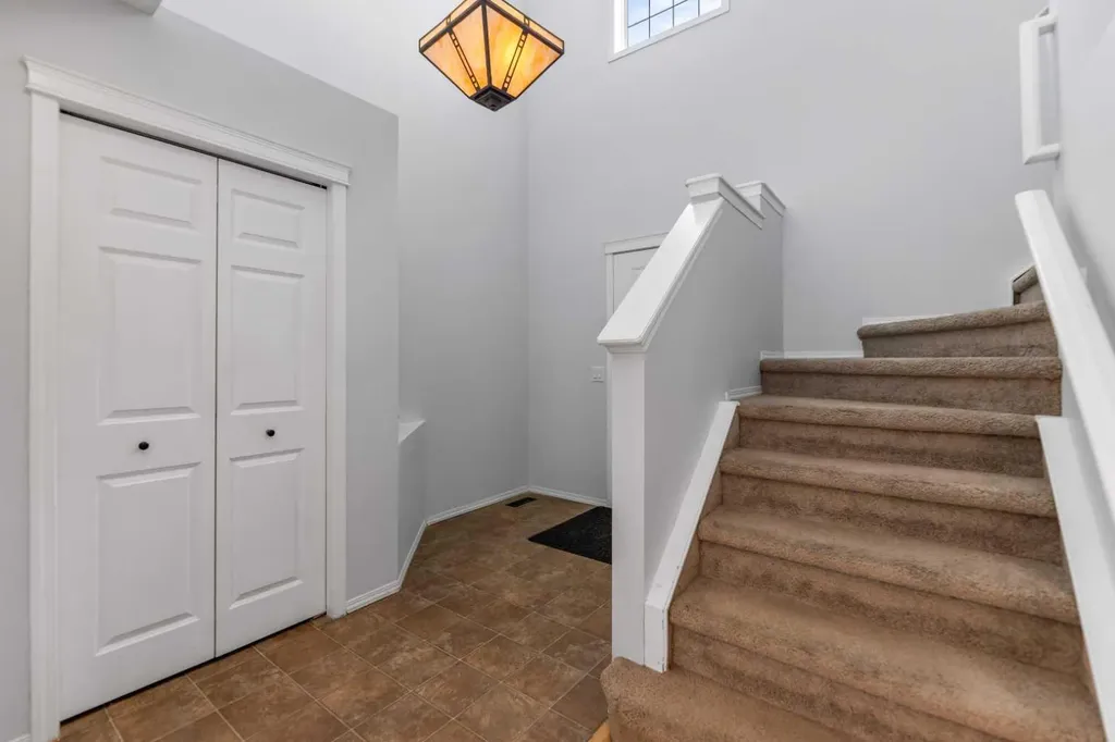 182 Tuscany Ravine Road NW Calgary AB T3L 2T1