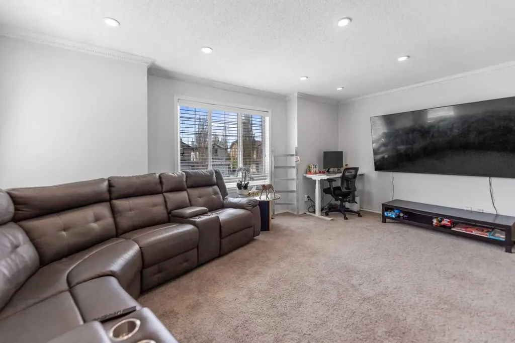 182 Tuscany Ravine Road NW Calgary AB T3L 2T1